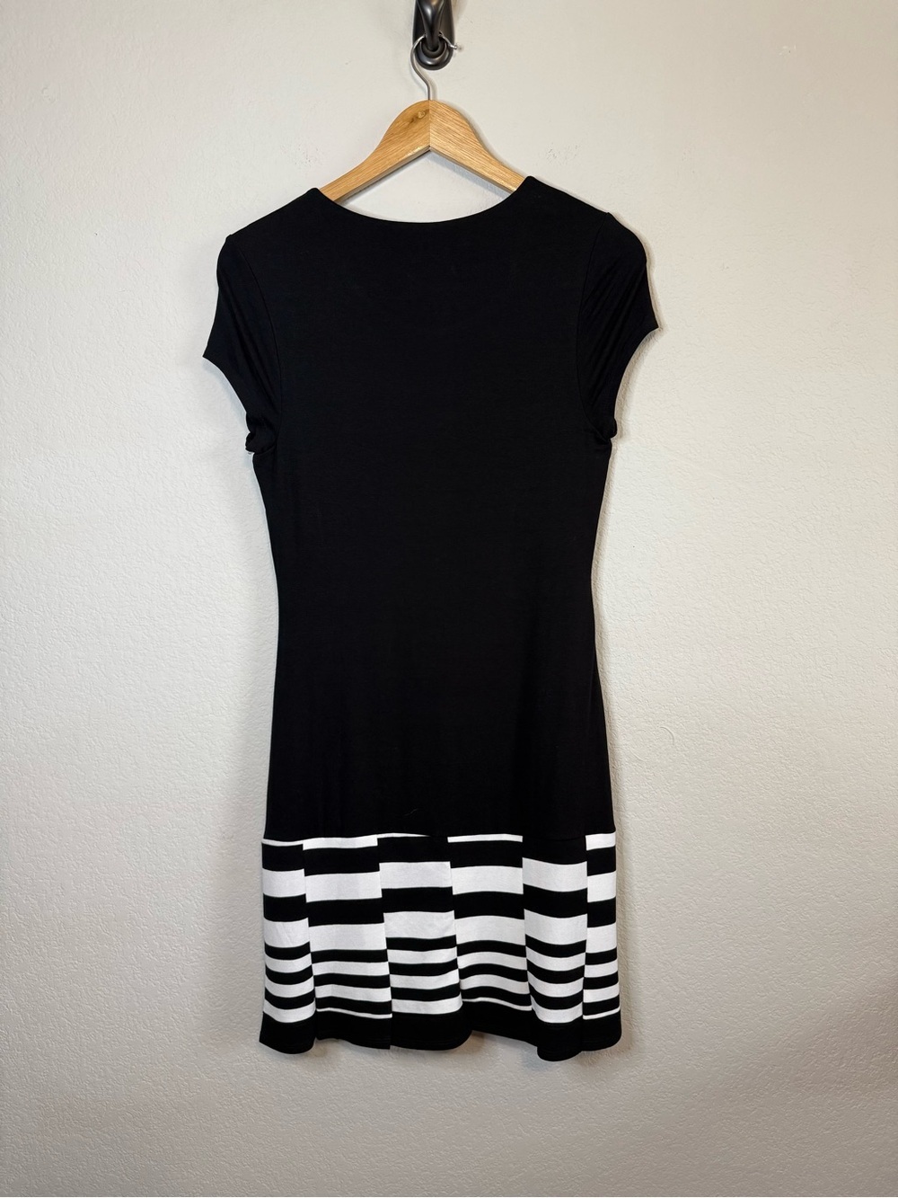 Carmen Marc Valvo Longline Retro Black White Slinky Dress Y2K Abstract Mini Sz S - Picture 8 of 12